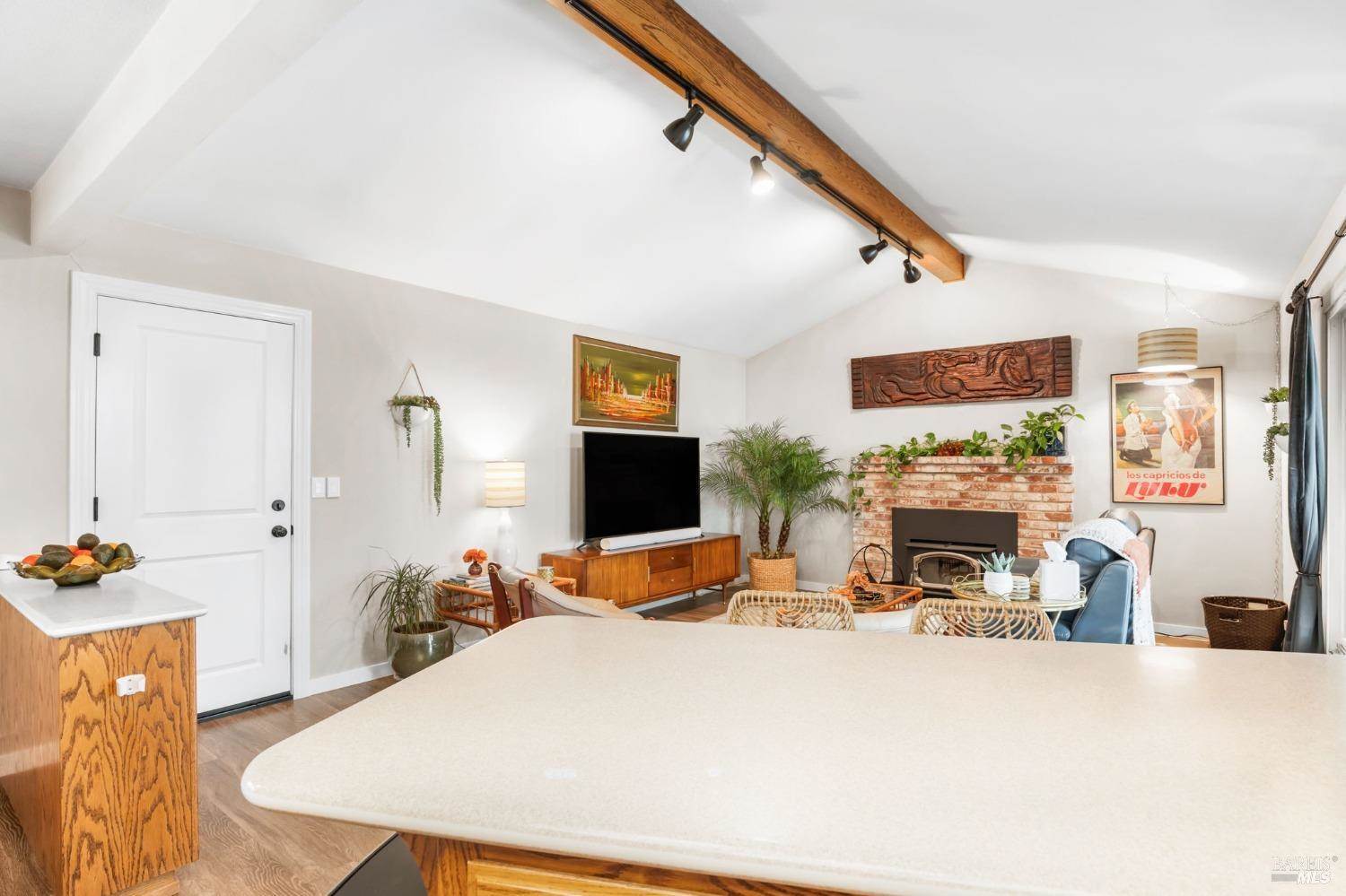 155 Aurora Way, Vacaville, CA 95688