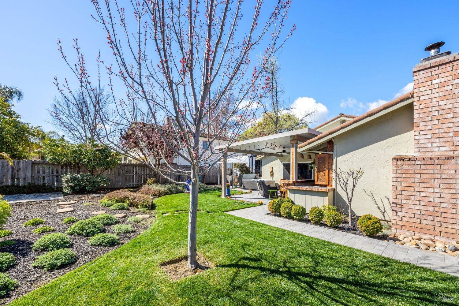 155 Aurora Way, Vacaville, CA 95688