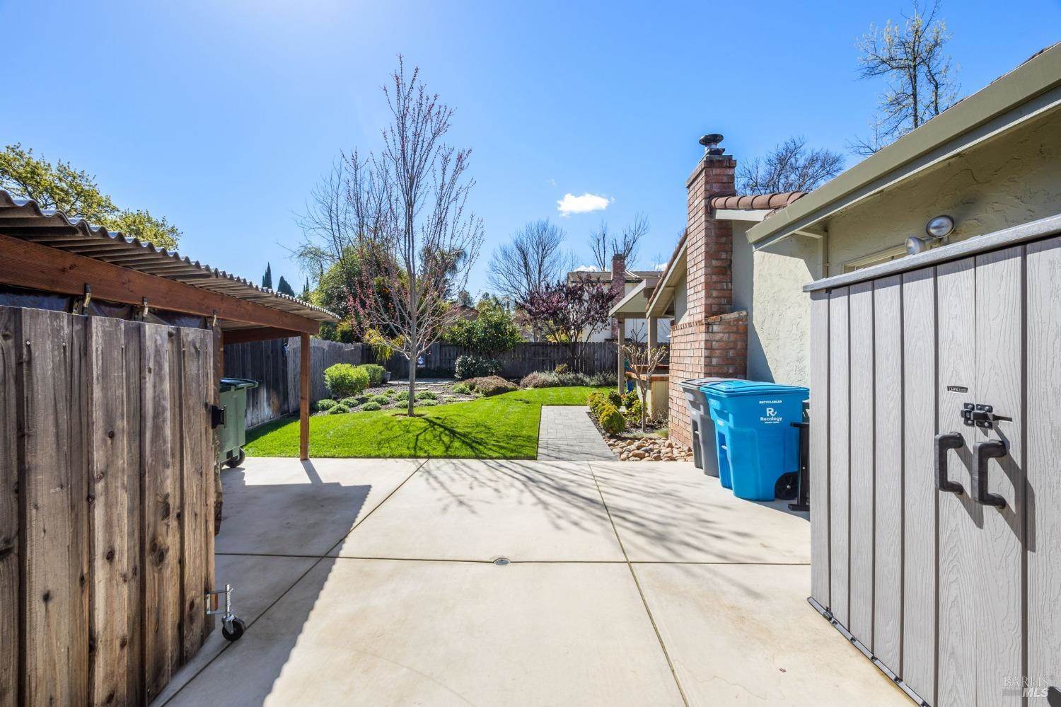 155 Aurora Way, Vacaville, CA 95688