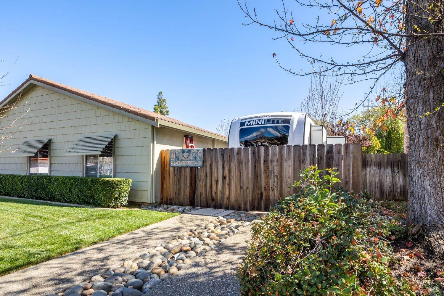 155 Aurora Way, Vacaville, CA 95688