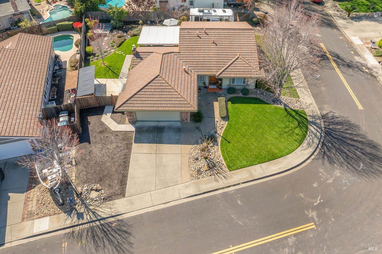 155 Aurora Way, Vacaville, CA 95688