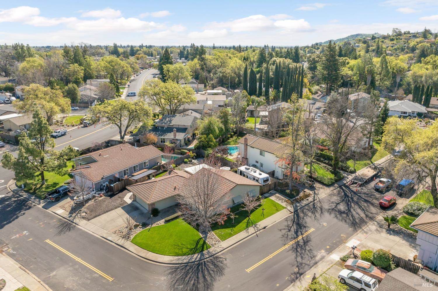 155 Aurora Way, Vacaville, CA 95688