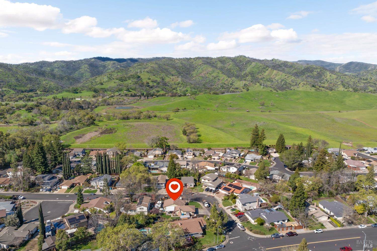 155 Aurora Way, Vacaville, CA 95688