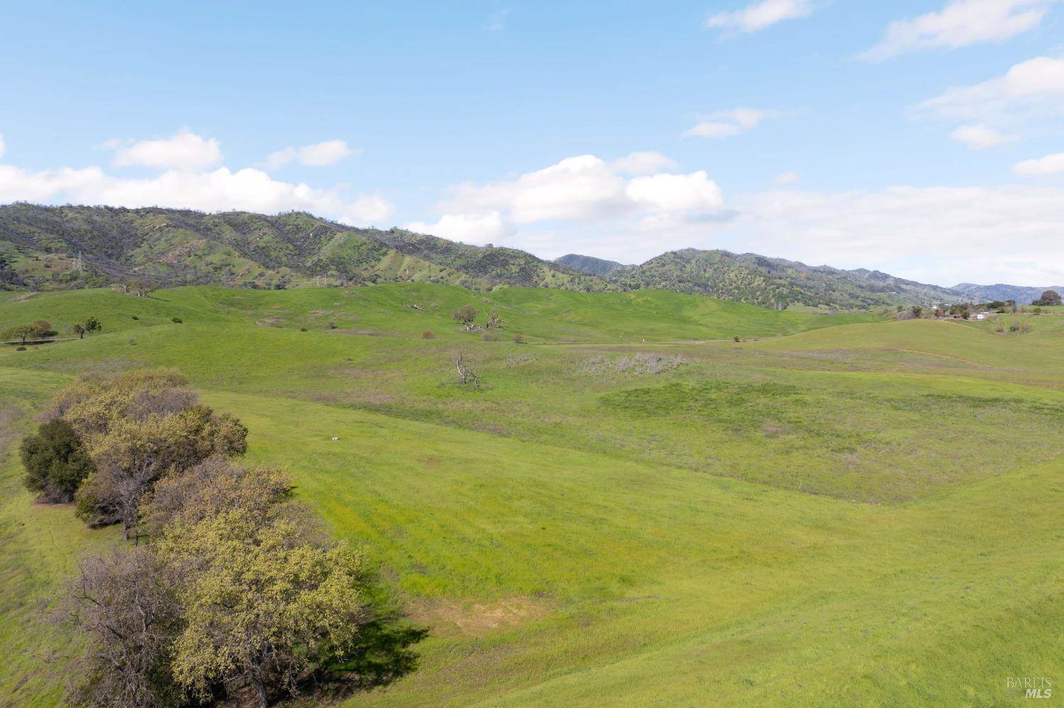 155 Aurora Way, Vacaville, CA 95688