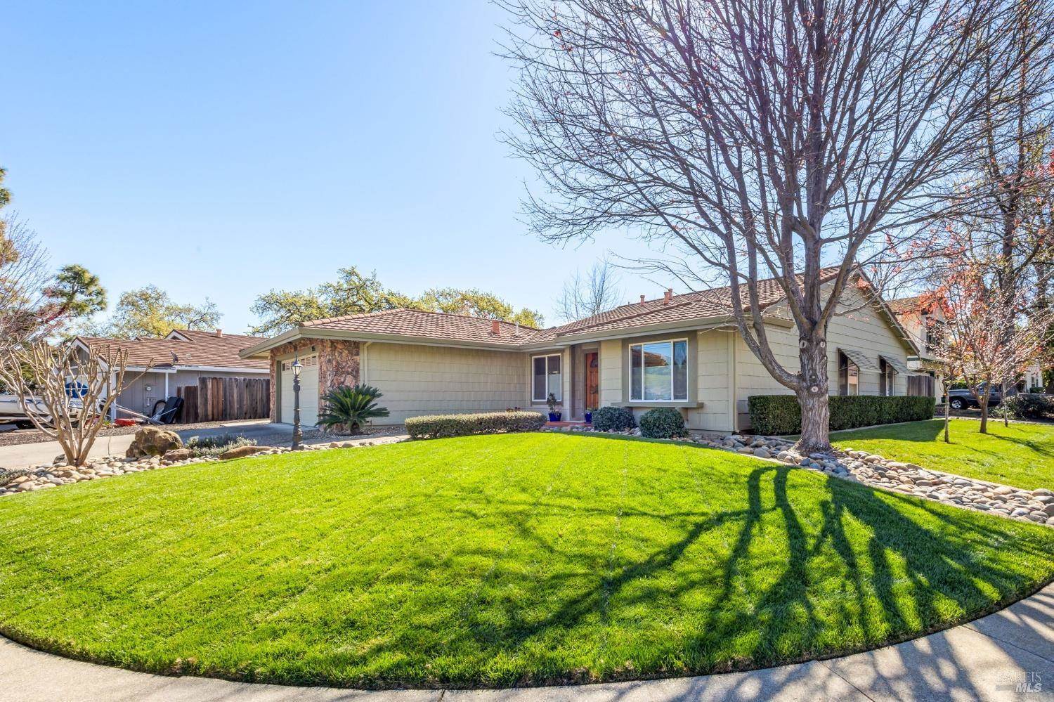 155 Aurora Way, Vacaville, CA 95688