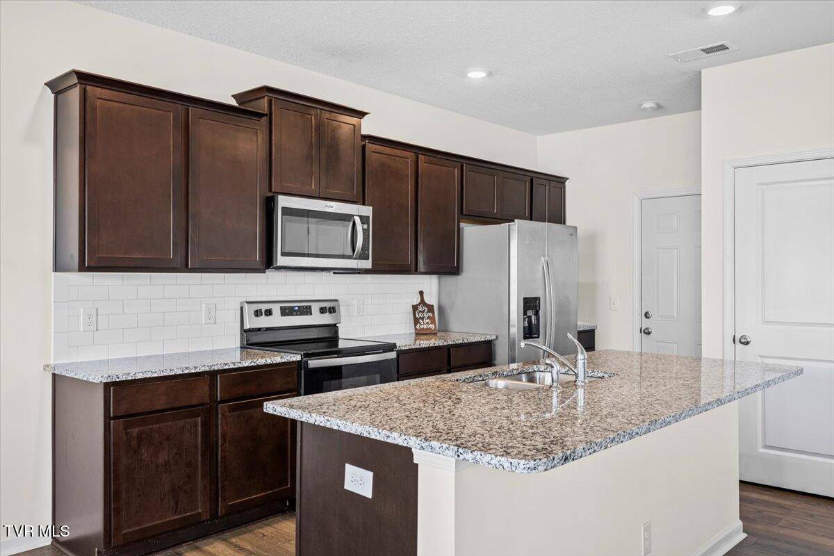 1425 Willow Springs Drive, Johnson City, TN 37604