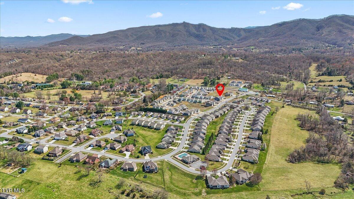 1425 Willow Springs Drive, Johnson City, TN 37604