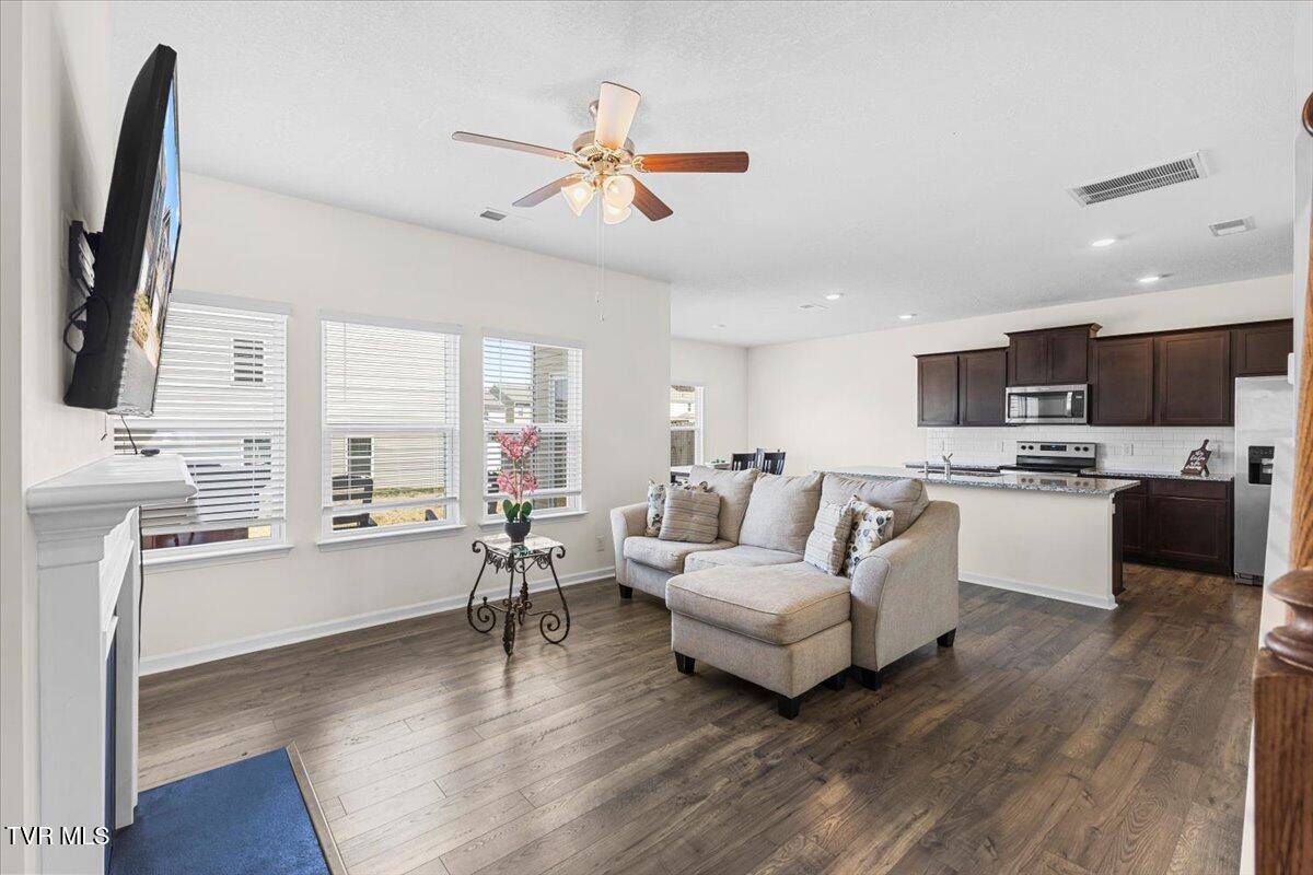 1425 Willow Springs Drive, Johnson City, TN 37604