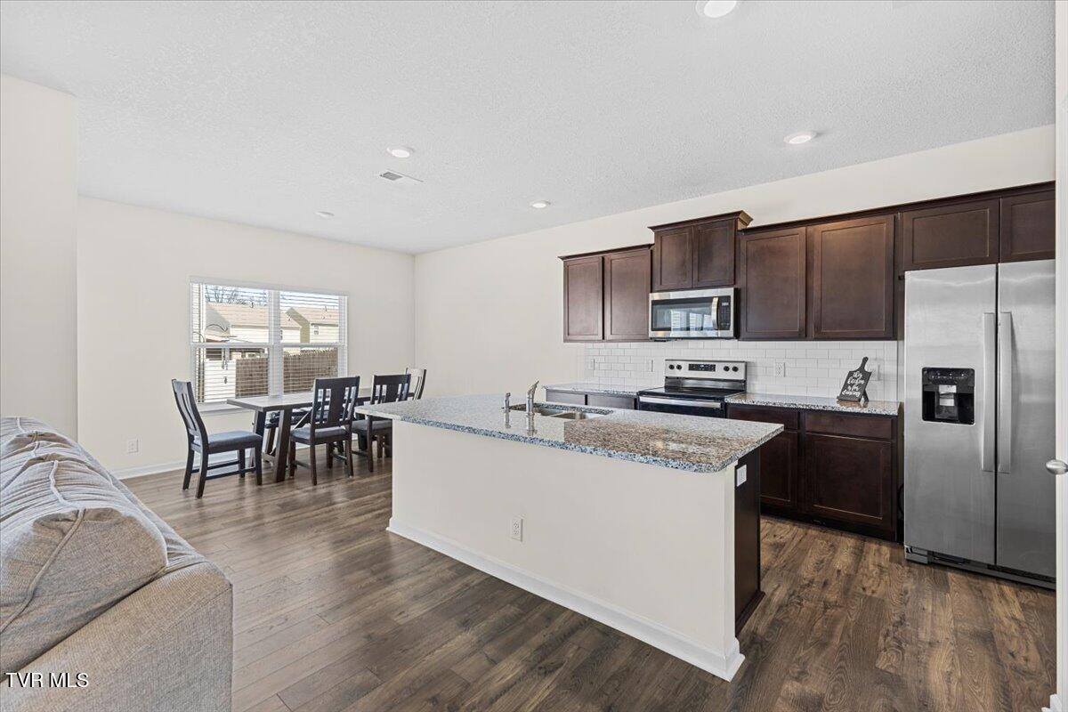 1425 Willow Springs Drive, Johnson City, TN 37604