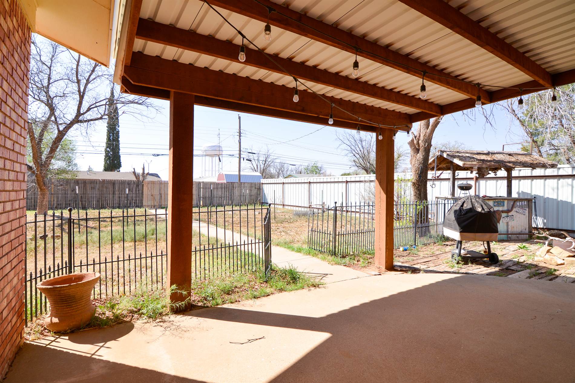 2213 S. 5th Street, Lamesa, TX 79331