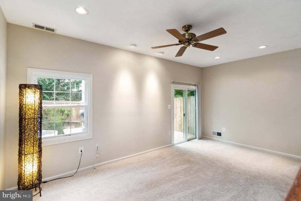 9943 Capperton Drive, Oakton, VA 22124
