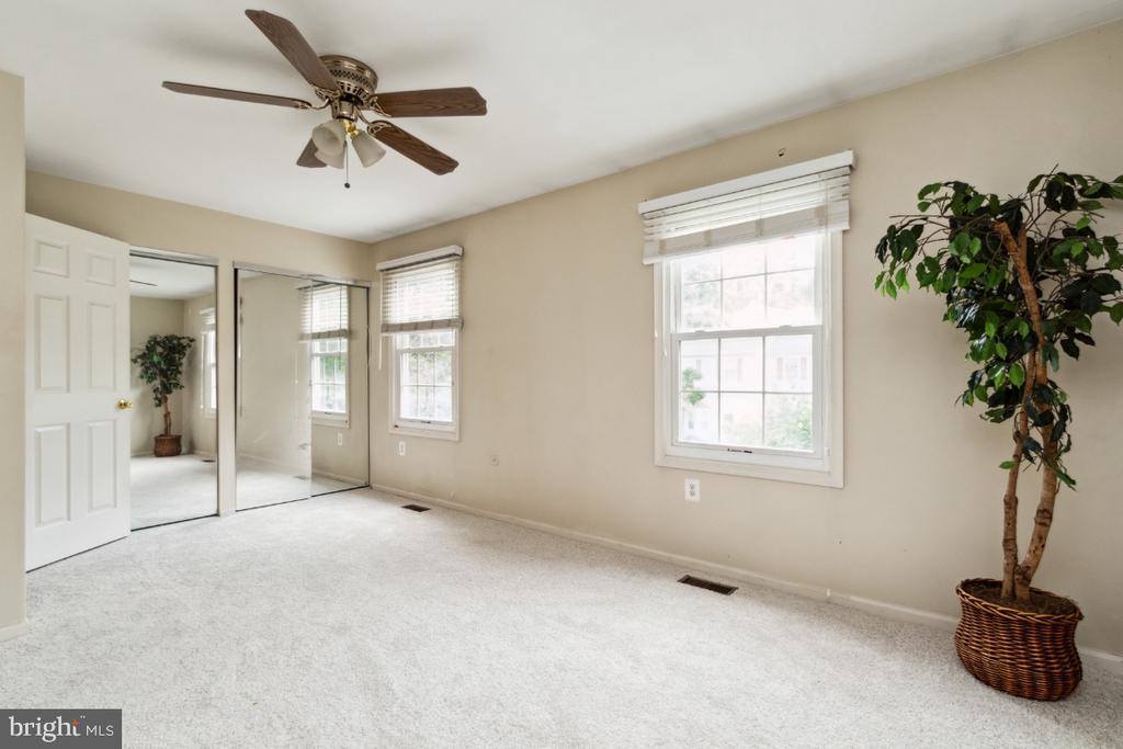 9943 Capperton Drive, Oakton, VA 22124