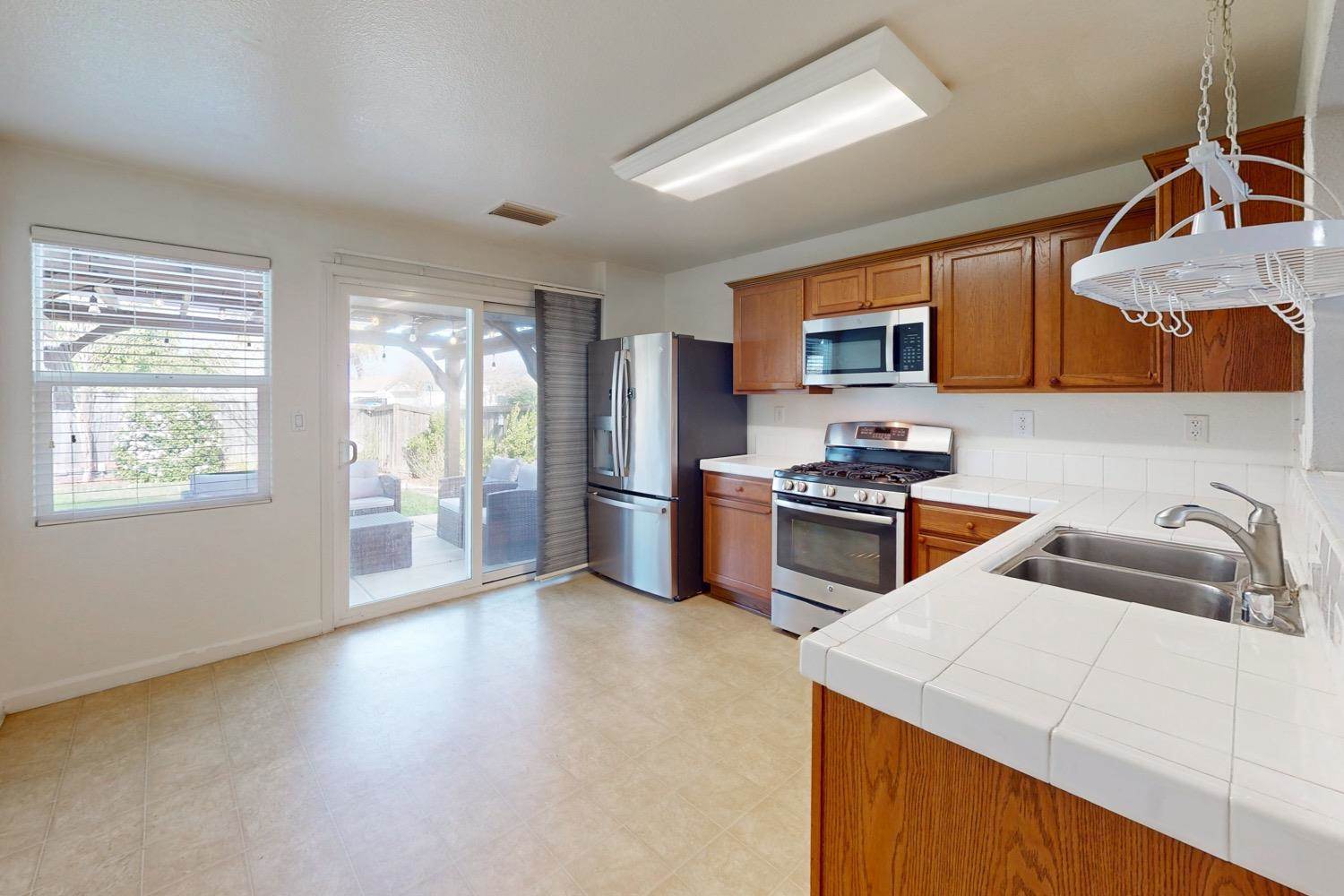 1434 Minories Drive, Olivehurst, CA 95961
