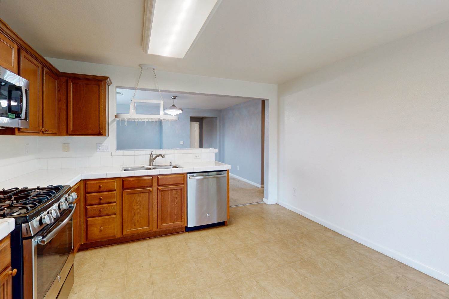 1434 Minories Drive, Olivehurst, CA 95961