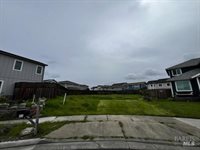 1668 Scarlet Place, Santa Rosa, CA 95403