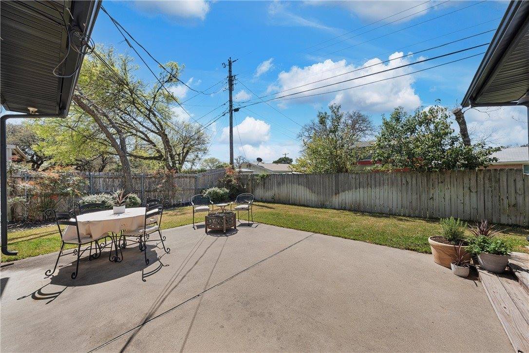 408 Randle Drive, Woodway, TX 76712