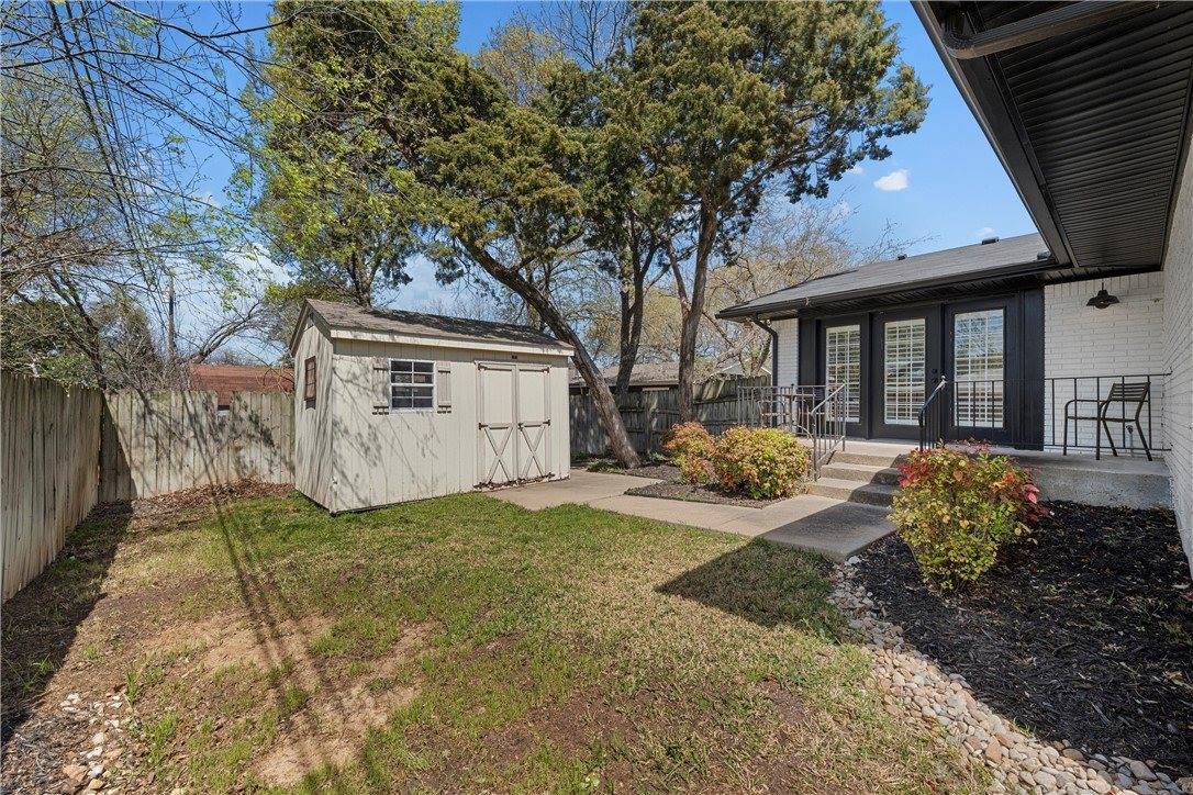 408 Randle Drive, Woodway, TX 76712