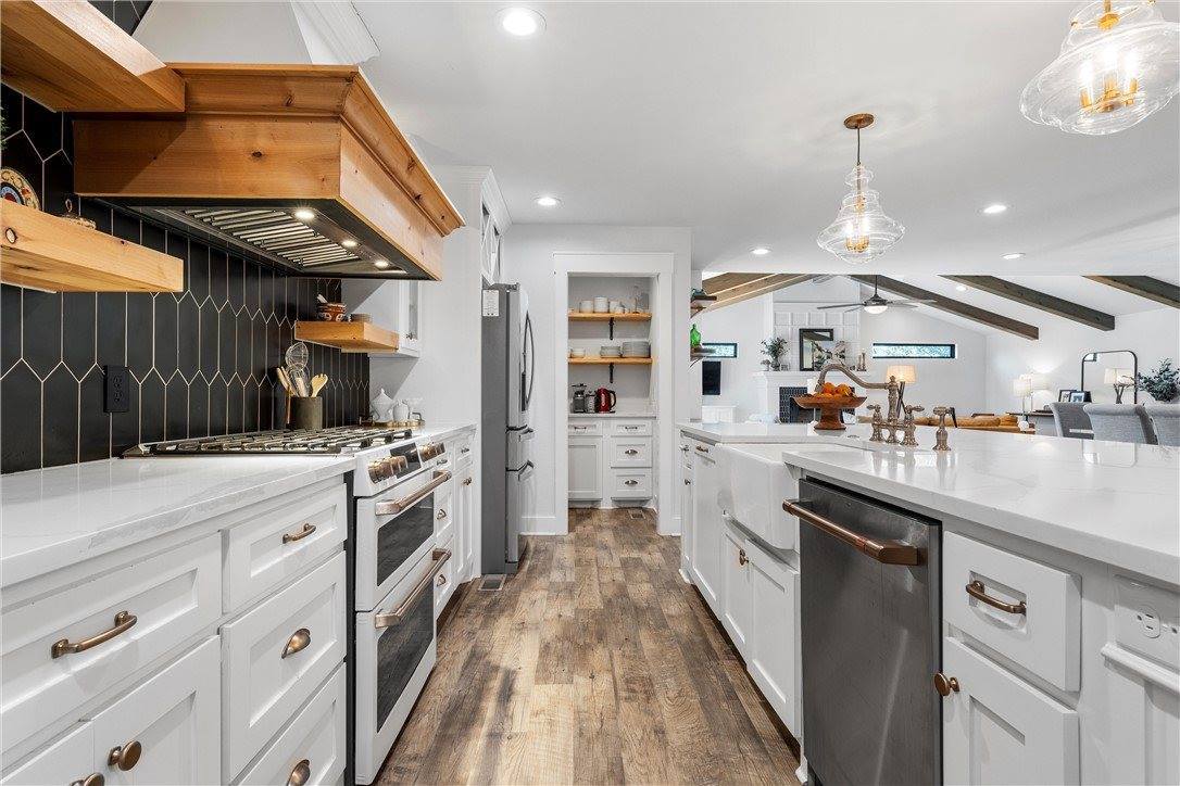 408 Randle Drive, Woodway, TX 76712