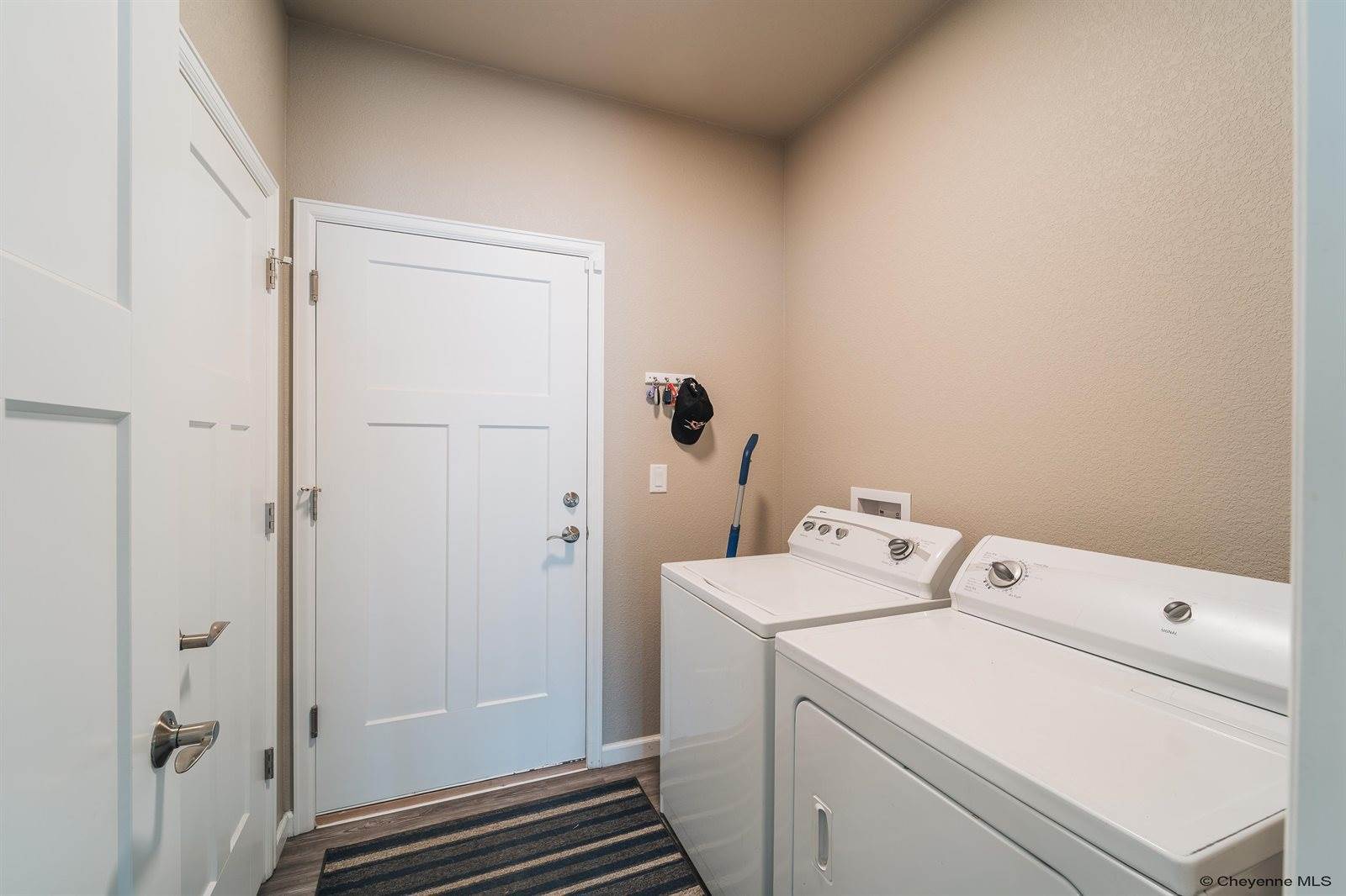3821 Thomas Rd, Cheyenne, WY 82009