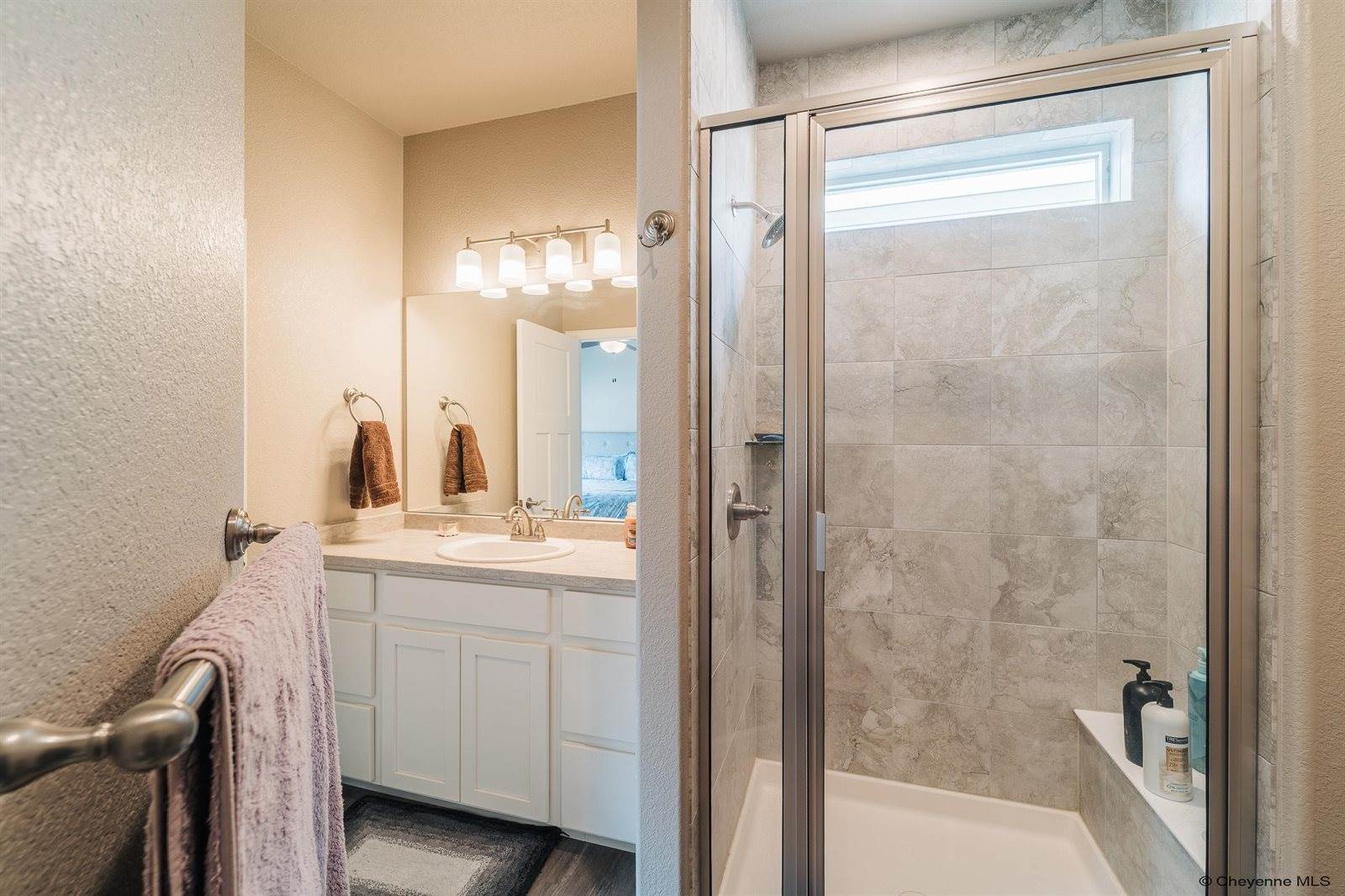 3821 Thomas Rd, Cheyenne, WY 82009