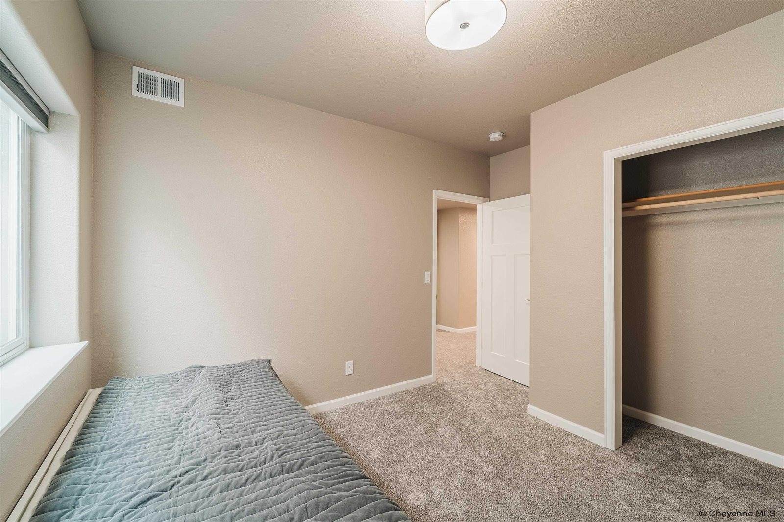 3821 Thomas Rd, Cheyenne, WY 82009