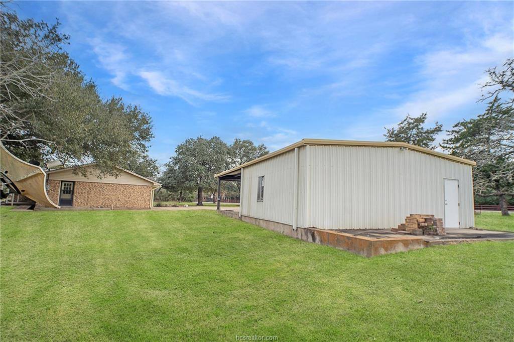 9639 Valley View Drive, College Station, TX 77845