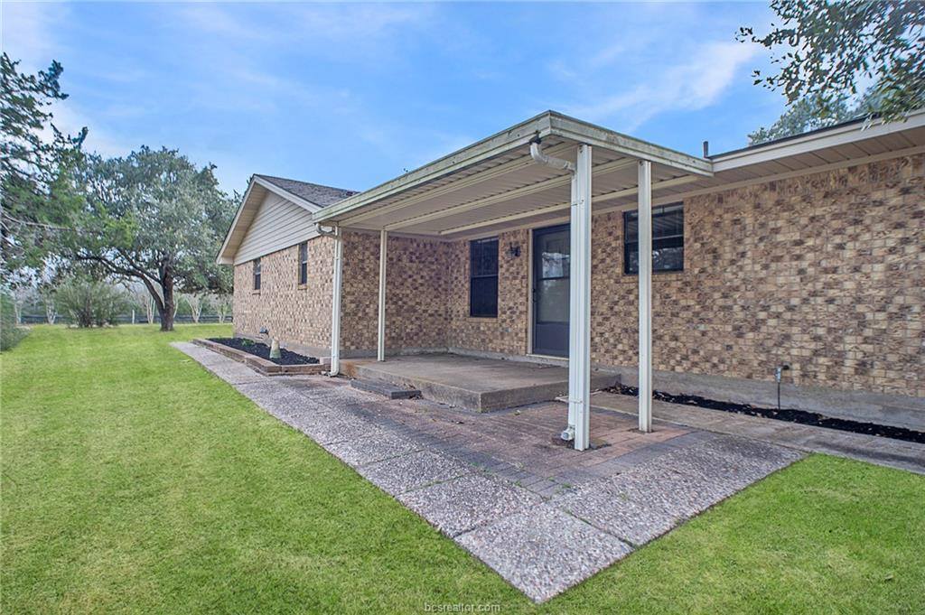 9639 Valley View Drive, College Station, TX 77845