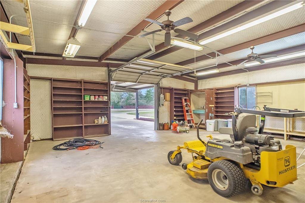 9639 Valley View Drive, College Station, TX 77845
