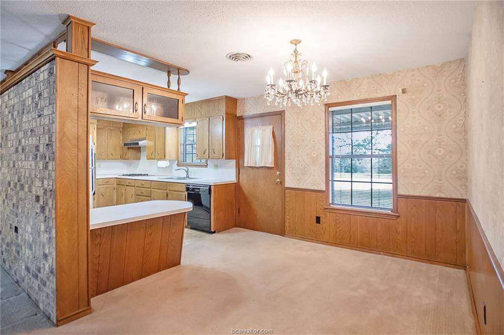 9639 Valley View Drive, College Station, TX 77845
