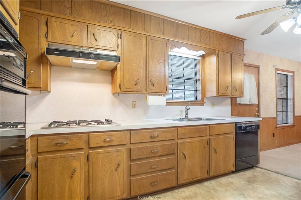 9639 Valley View Drive, College Station, TX 77845