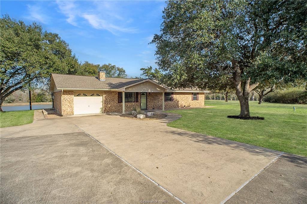 9639 Valley View Drive, College Station, TX 77845