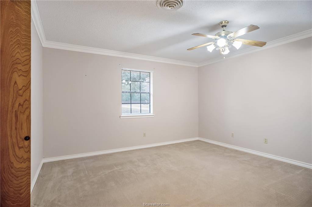 9639 Valley View Drive, College Station, TX 77845