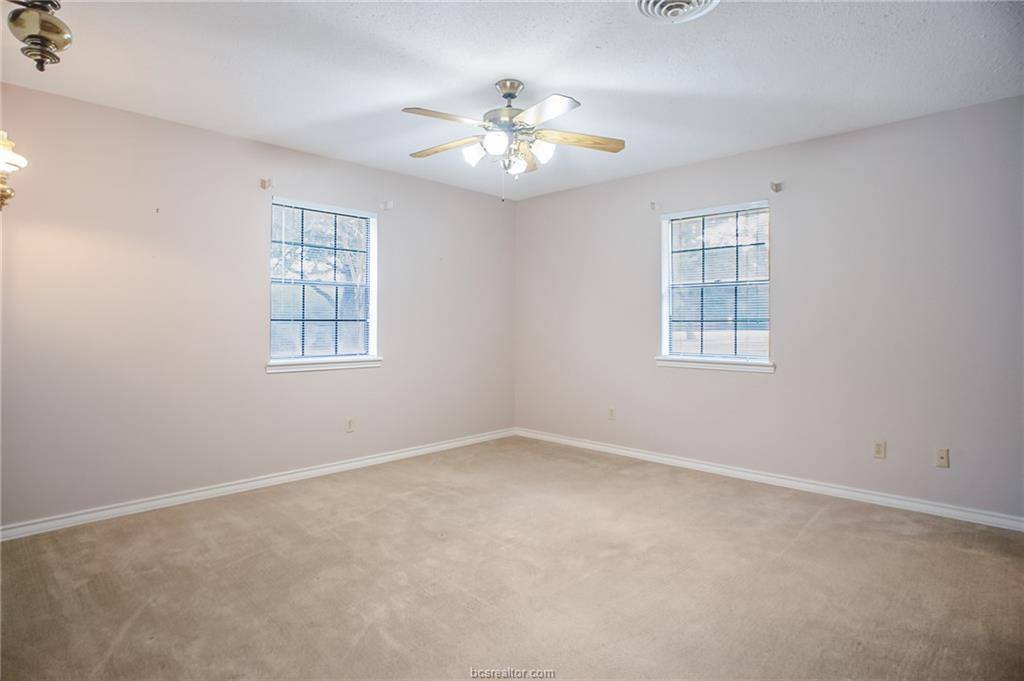 9639 Valley View Drive, College Station, TX 77845