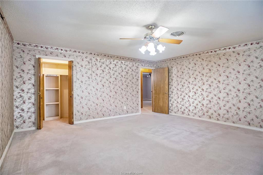 9639 Valley View Drive, College Station, TX 77845