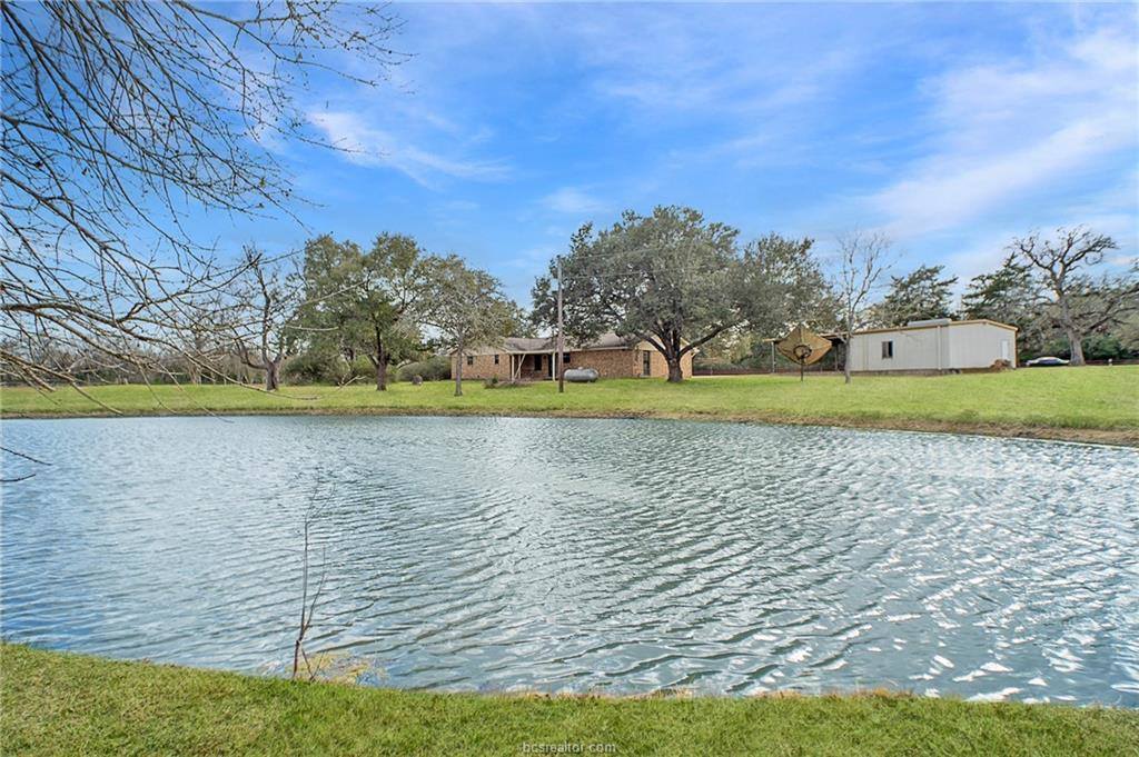 9639 Valley View Drive, College Station, TX 77845