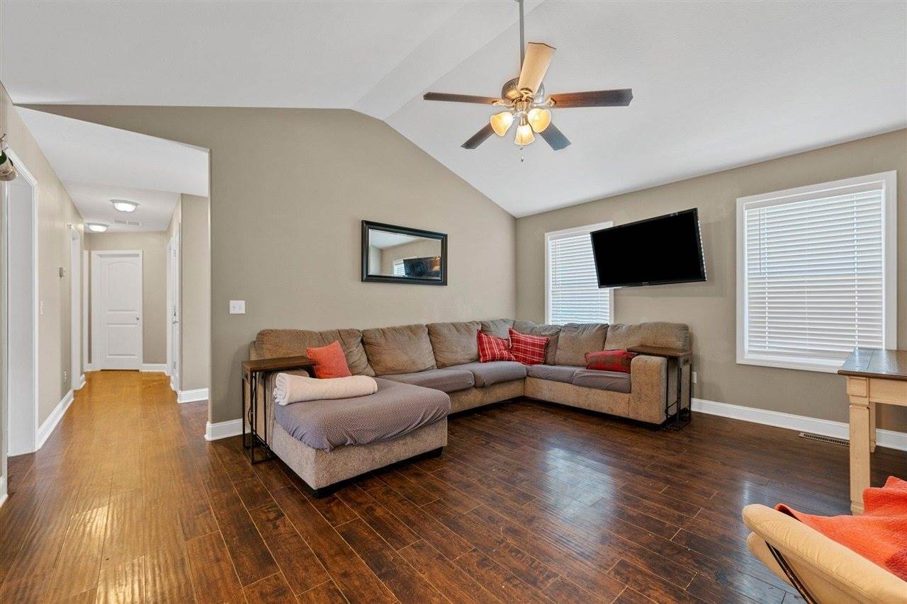 447 St Cloud Court, Bowling Green, KY 42101