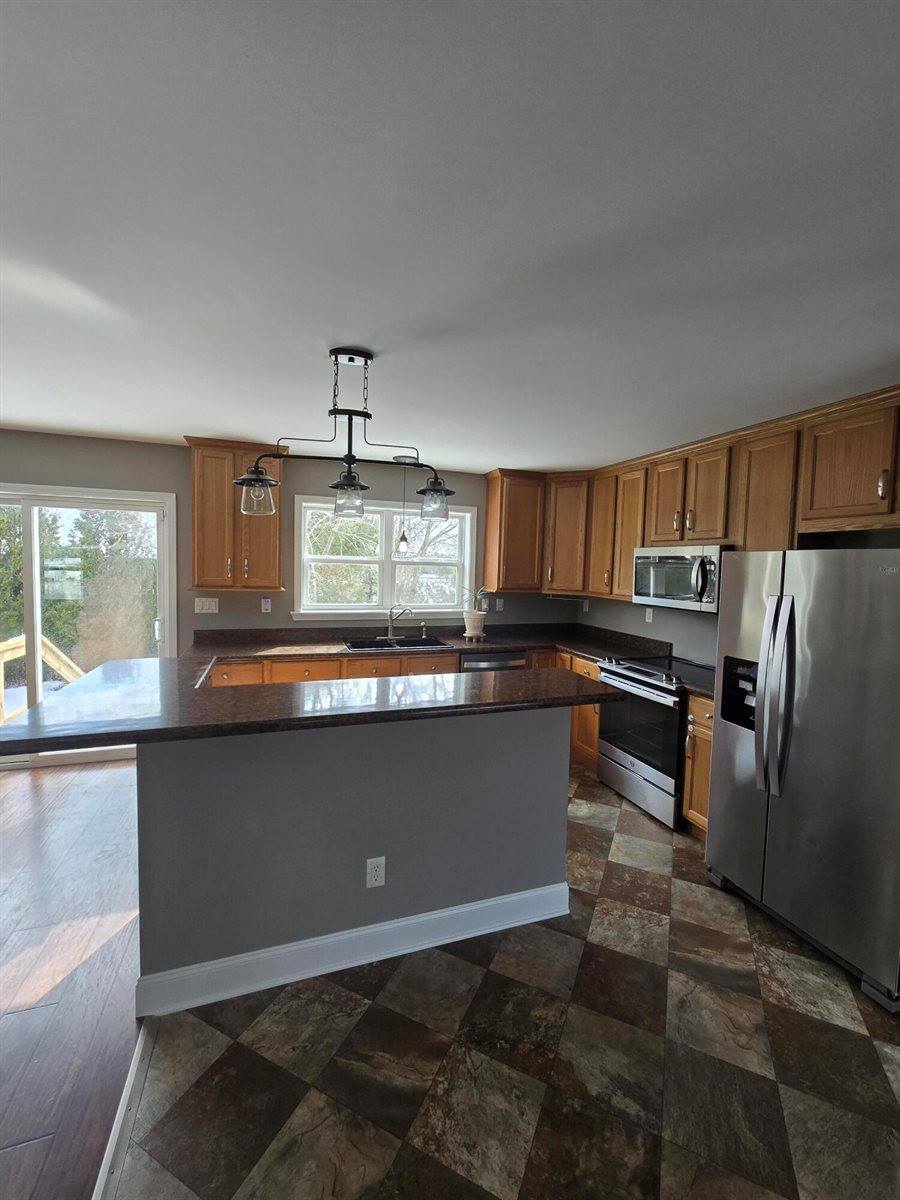 11 Meadow Lane, Cushing, ME 04563
