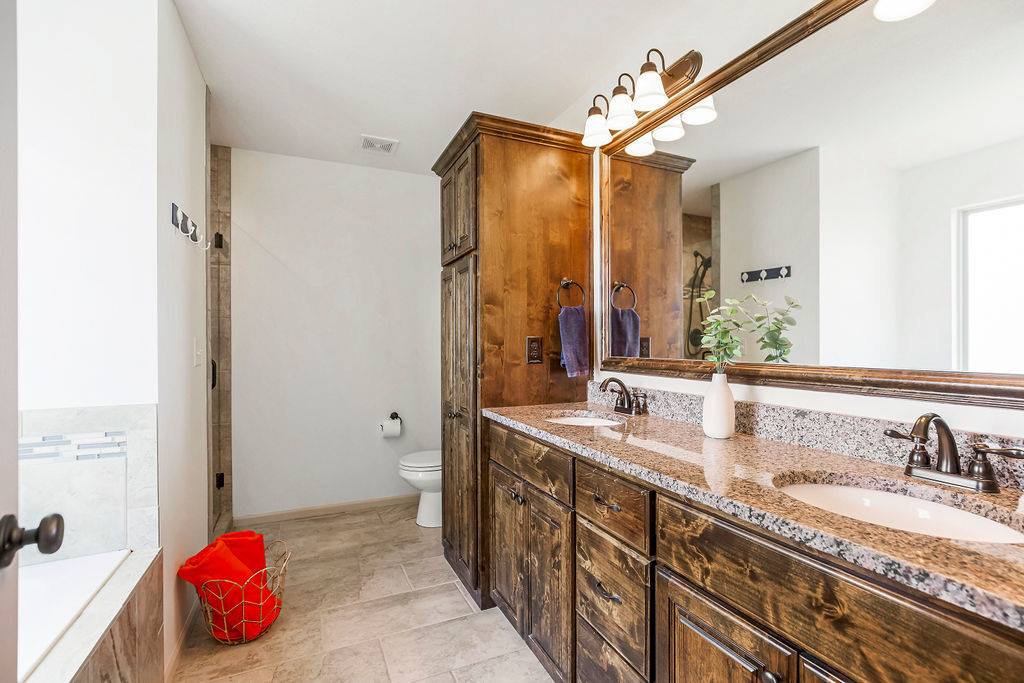 2911 North 127th Ter, Kansas City, KS 66109