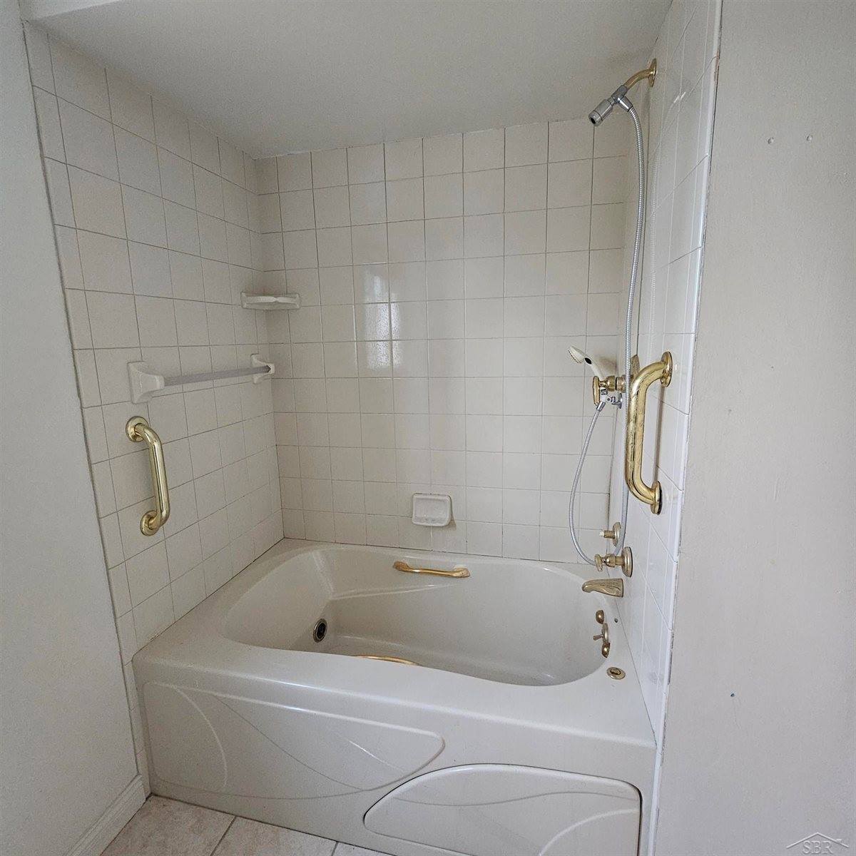 4057 Dickinson Drive, Saginaw, MI 48603