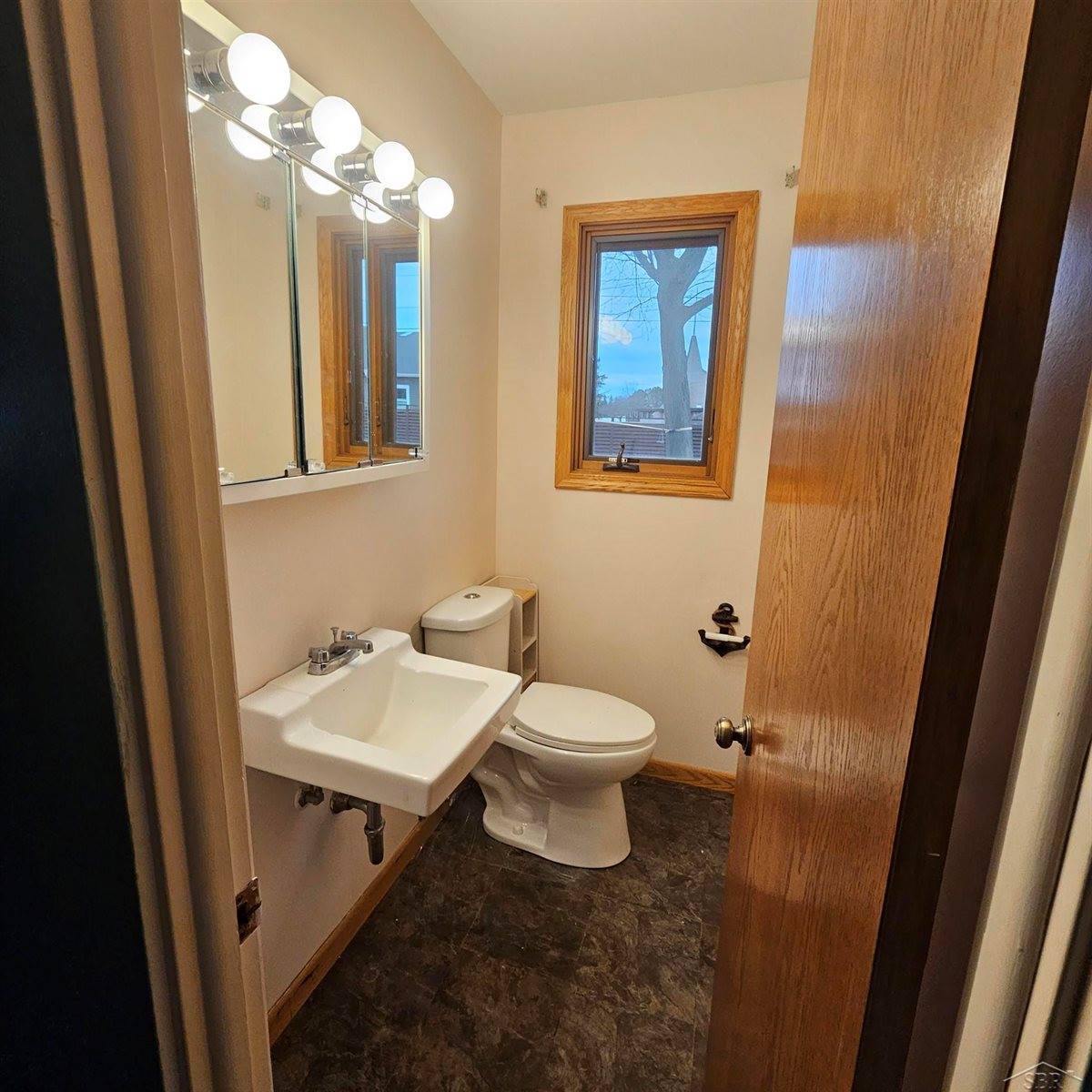 4057 Dickinson Drive, Saginaw, MI 48603