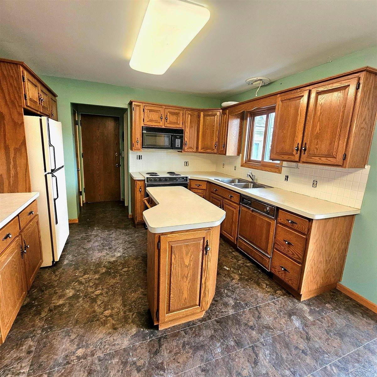 4057 Dickinson Drive, Saginaw, MI 48603