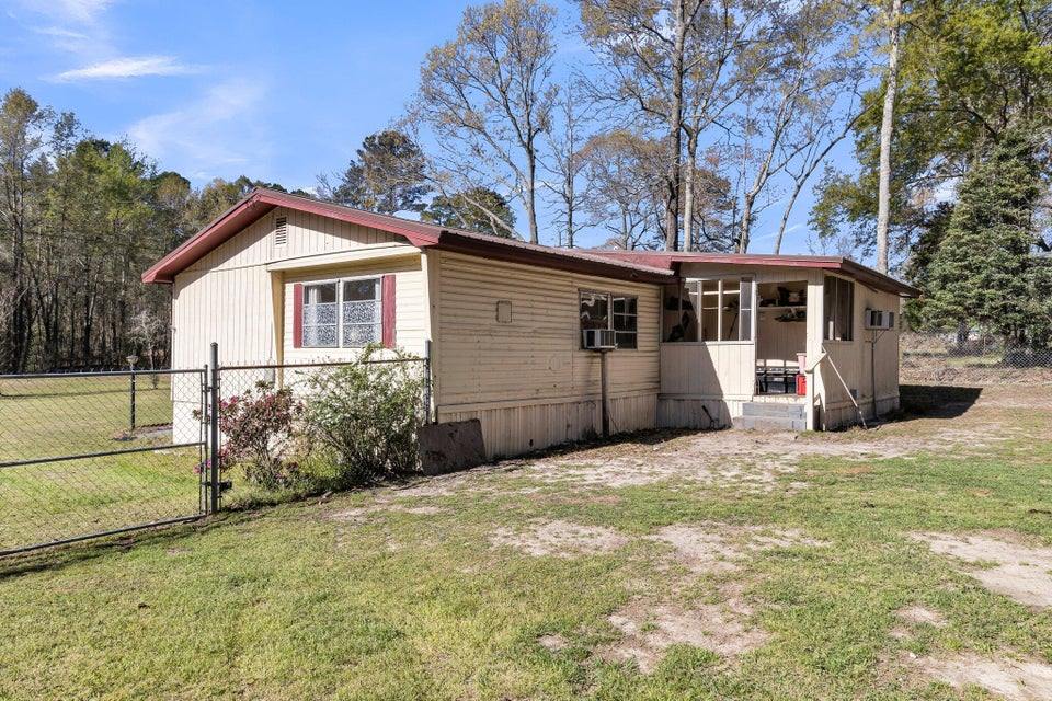 142 Moncks Corner Road Road, Eutawville, SC 29048