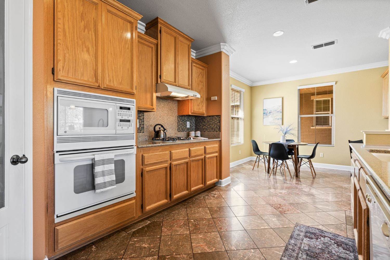 1225 Calypso Ranch Drive, Plumas Lake, CA 95961