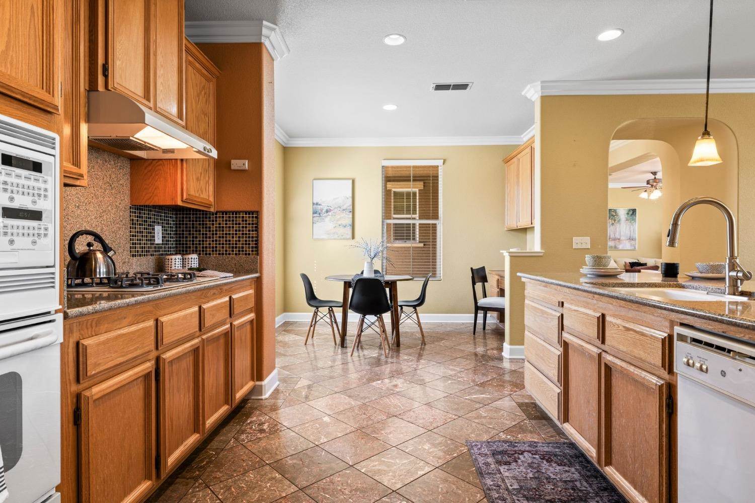 1225 Calypso Ranch Drive, Plumas Lake, CA 95961