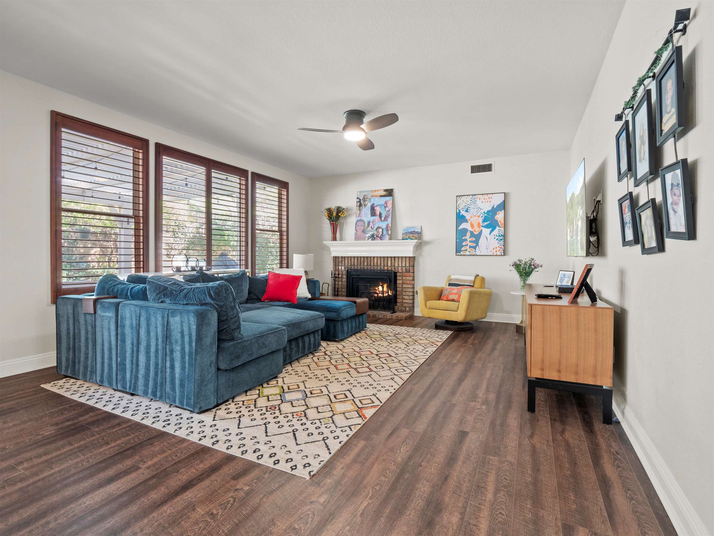 22136 Crestline Trail, Saugus, CA 91390
