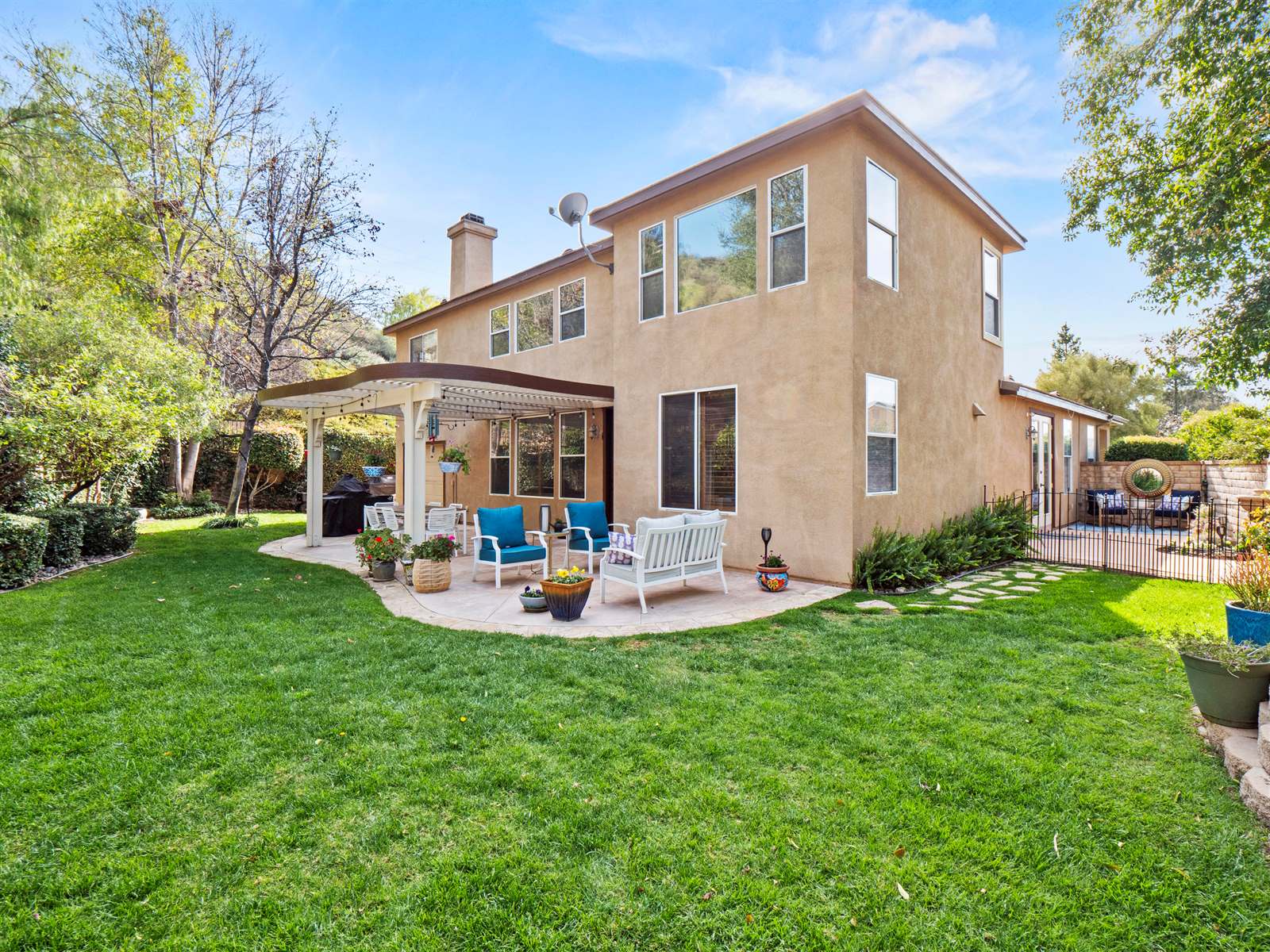 22136 Crestline Trail, Saugus, CA 91390