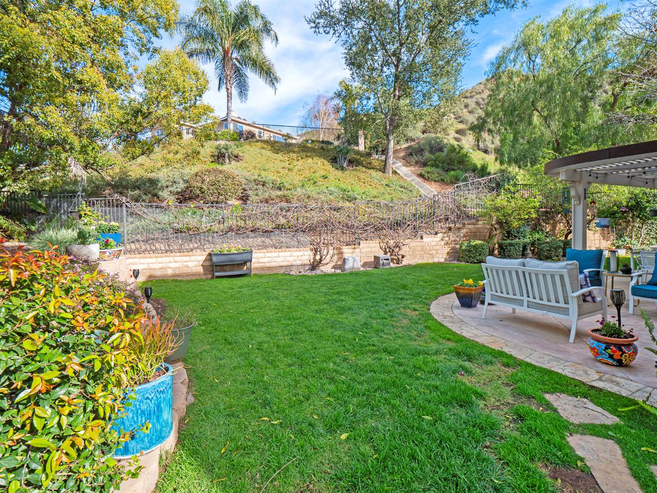 22136 Crestline Trail, Saugus, CA 91390