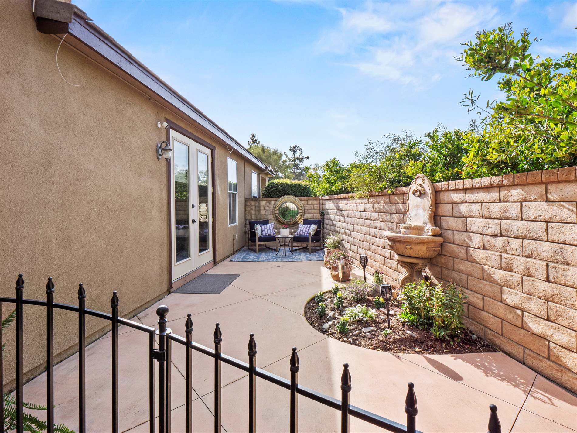 22136 Crestline Trail, Saugus, CA 91390