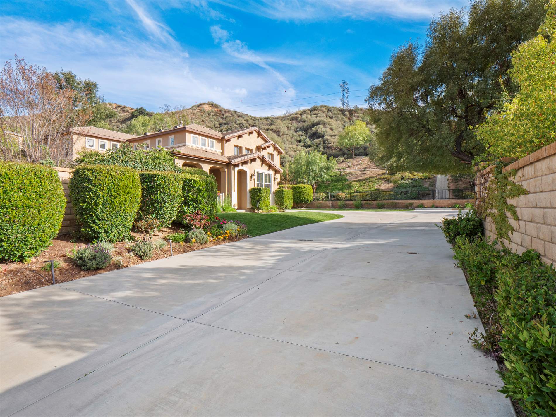 22136 Crestline Trail, Saugus, CA 91390