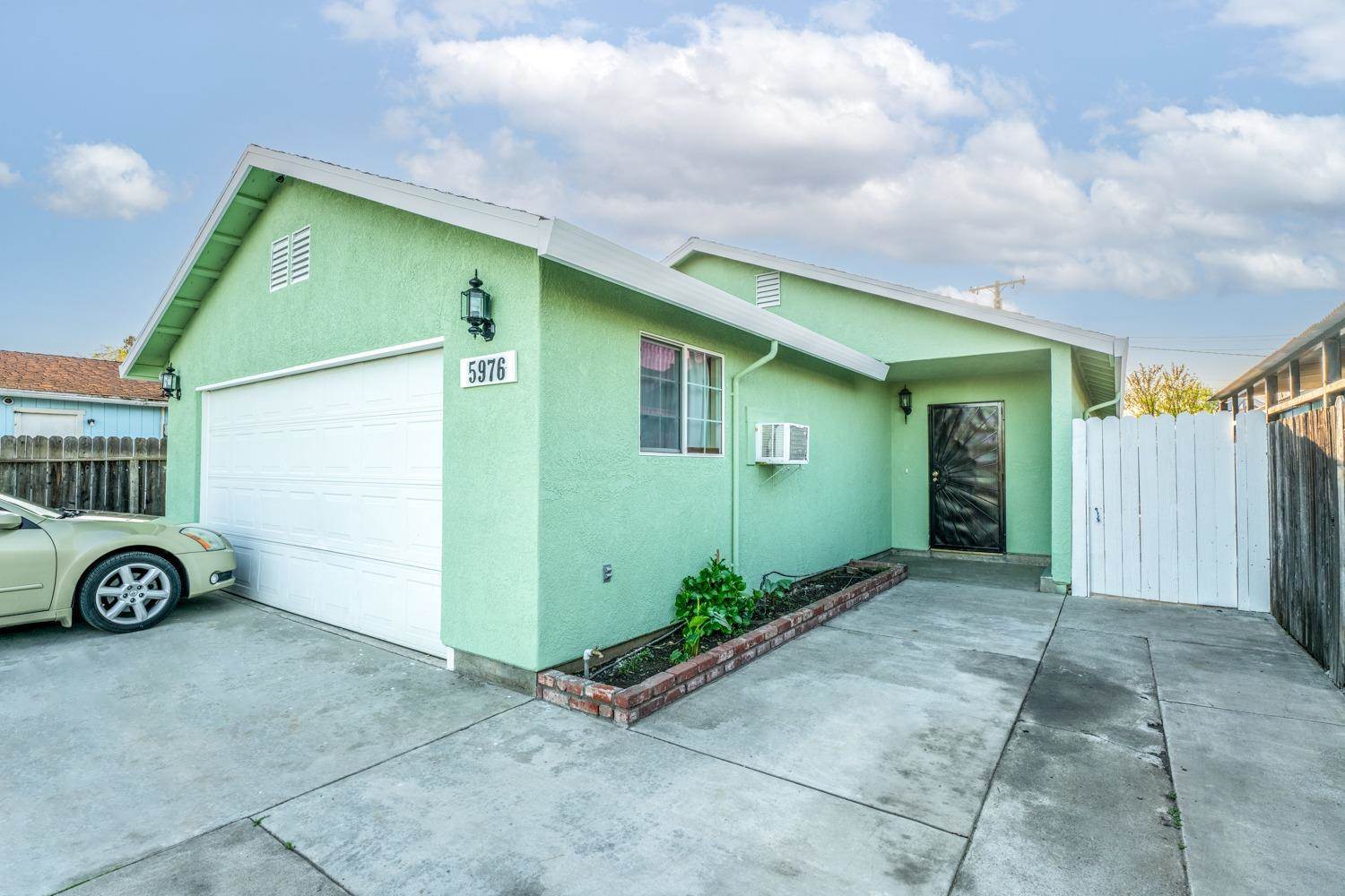 5976 Power Inn Road, Sacramento, CA 95824